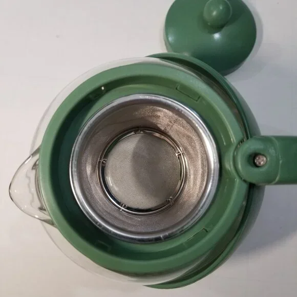 Tea maker (2 total). One in green and the other in ligher green - Picture 9 of 11